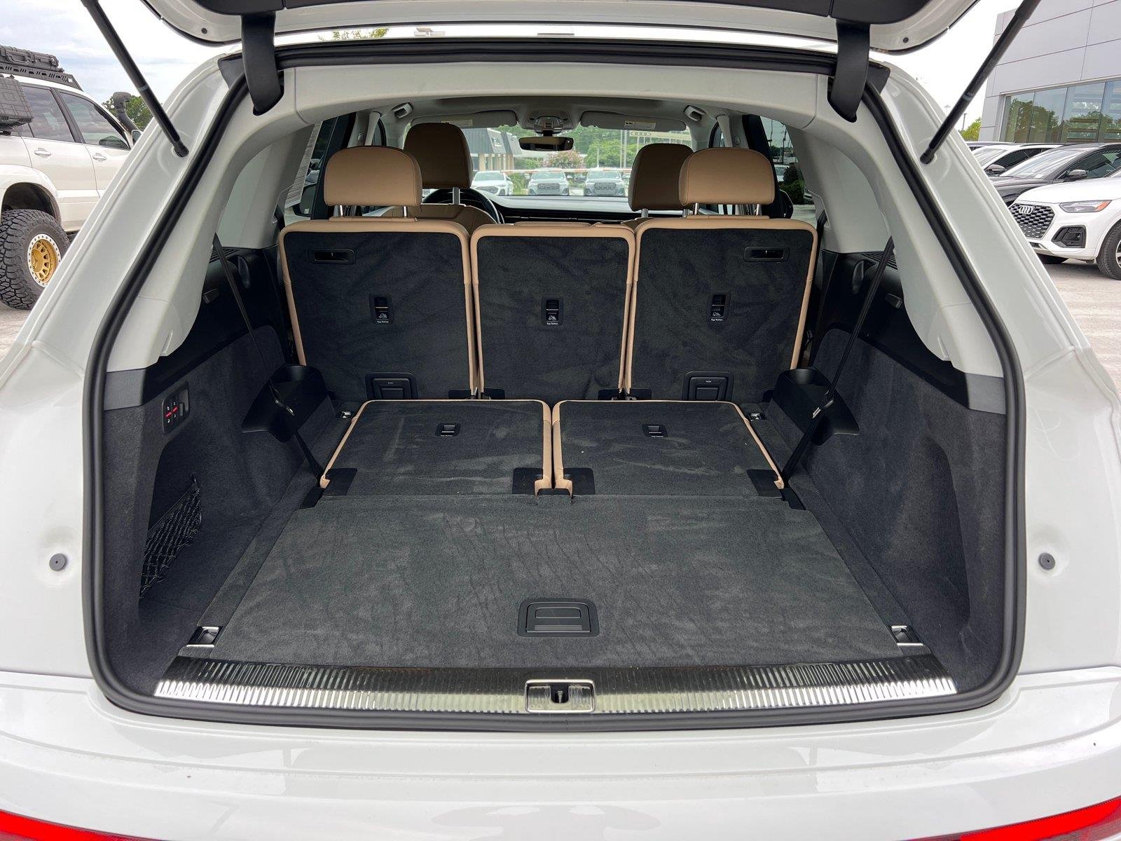 Used 2025 Carrara White Audi Premium image 18