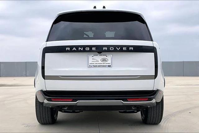 New 2026 White Land Rover SE image 4