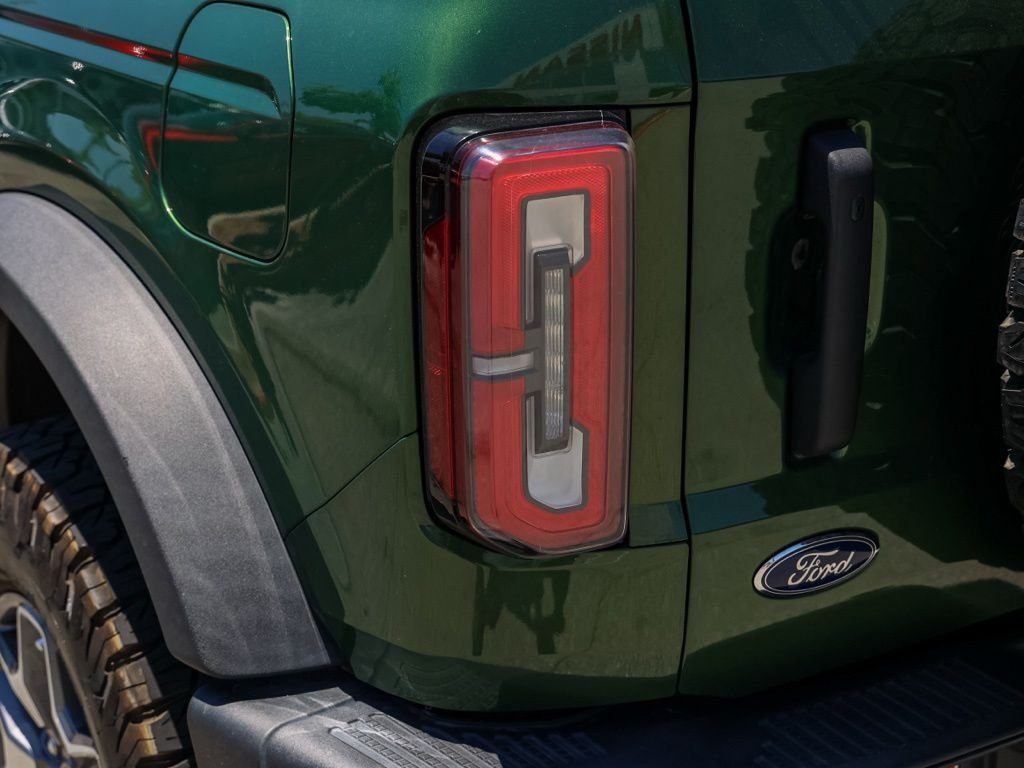 Used 2023 Green Ford Badlands image 6