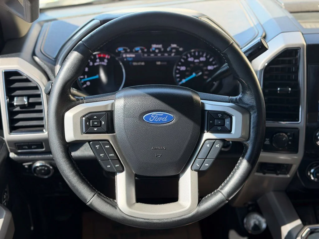 Used 2020 White Ford Lariat image 17