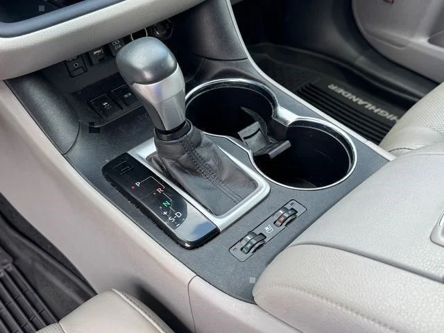 Used 2019 White Toyota Limited Platinum image 23