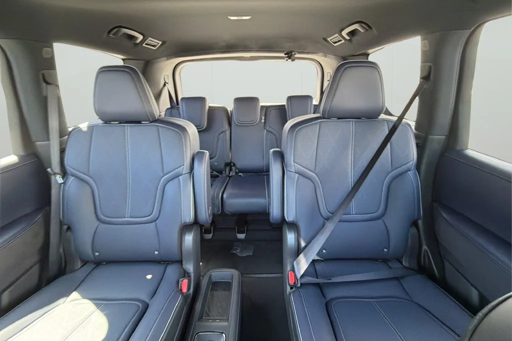 New 2027 2T RADIANT WHIT INFINITI Sport 4WD image 11