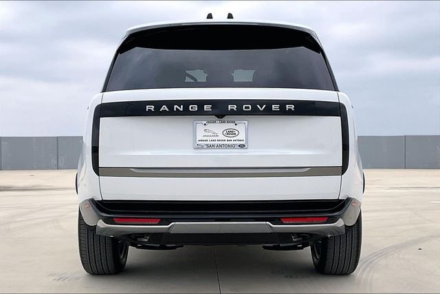 New 2026 Fuji White Land Rover SE image 4