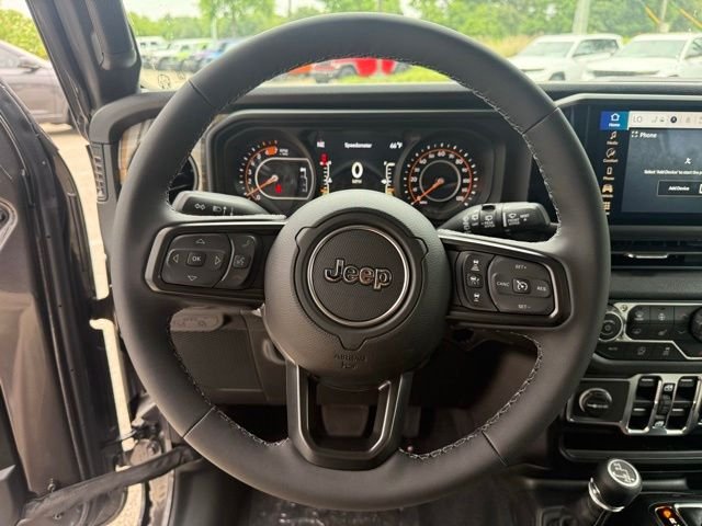 New 2026 Granite Crystal Metallic Clear-Coat Exterior Paint Jeep  image 15