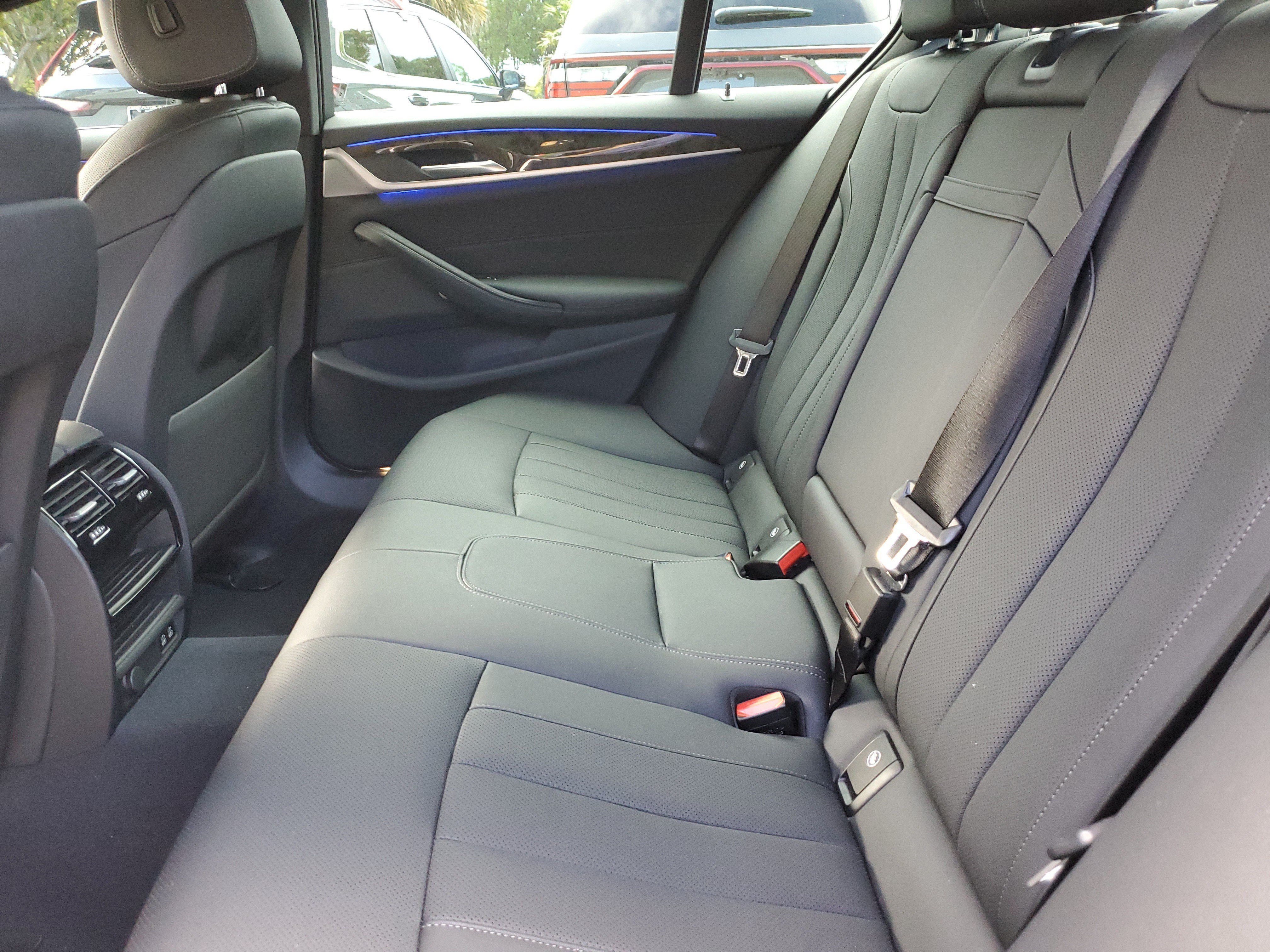 Used 2023 Alpine White BMW 530i image 12