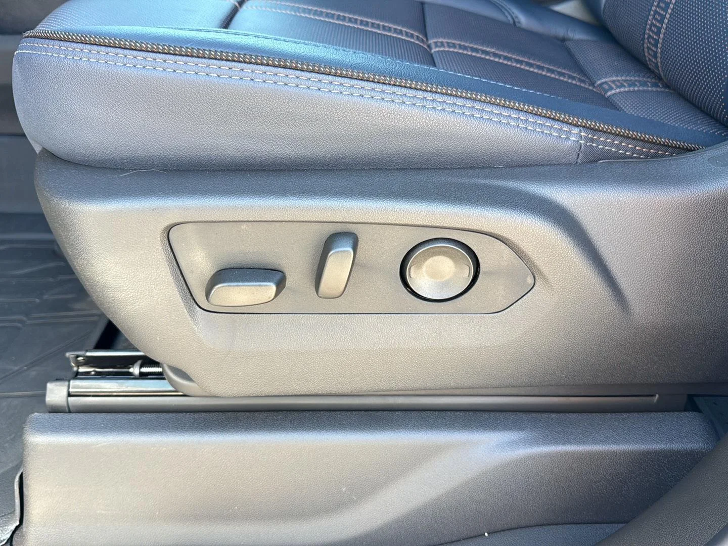 2026 Chevrolet Silverado 1500 High Country - Photo 11