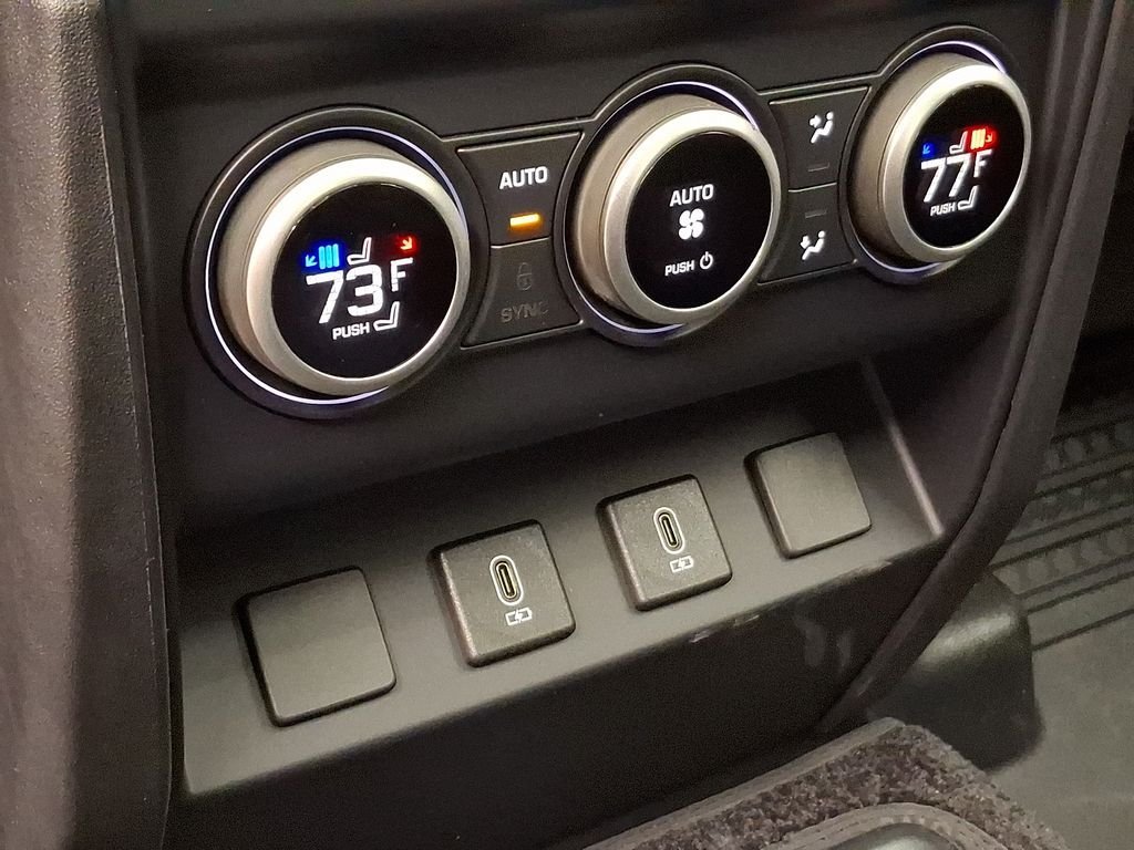 New 2026 Santorini Black LAND ROVER V8 image 7