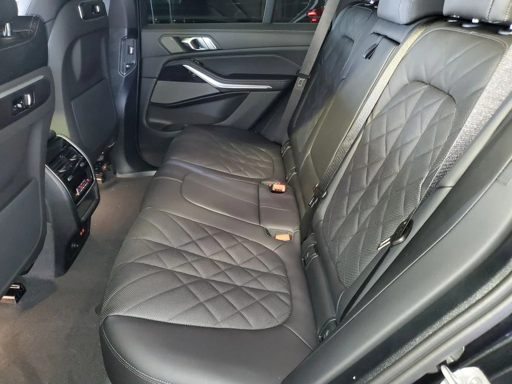 Used 2026 Black Sapphire Metallic BMW sDrive40i image 11