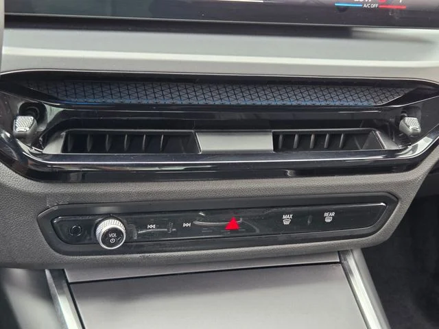 2025 BMW 2 Series 230i - Photo 35