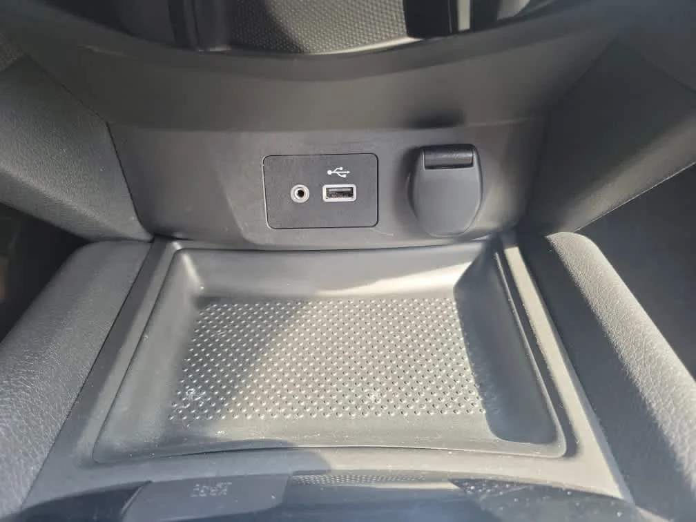 Used 2018 Brilliant Silver Nissan SV image 13