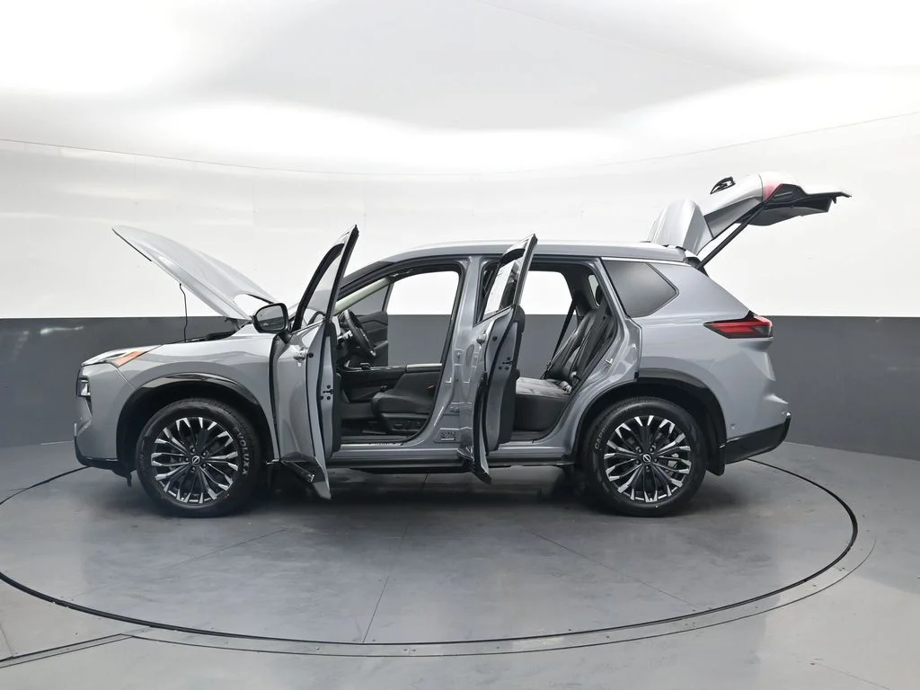 Used 2024 Gray Nissan Platinum image 50