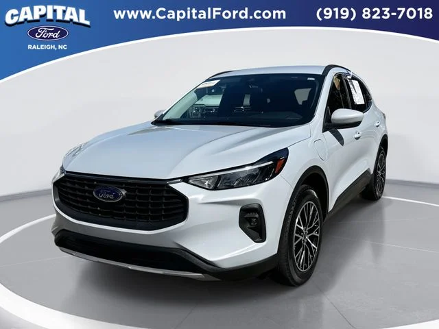 Used 2025 Silver Ford Base image 1