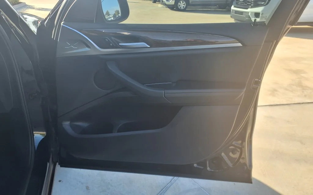 Used 2023 Black BMW sDrive30i image 17