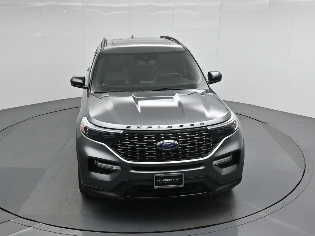 Certified Used 2022 Gray Ford ST-Line image 37