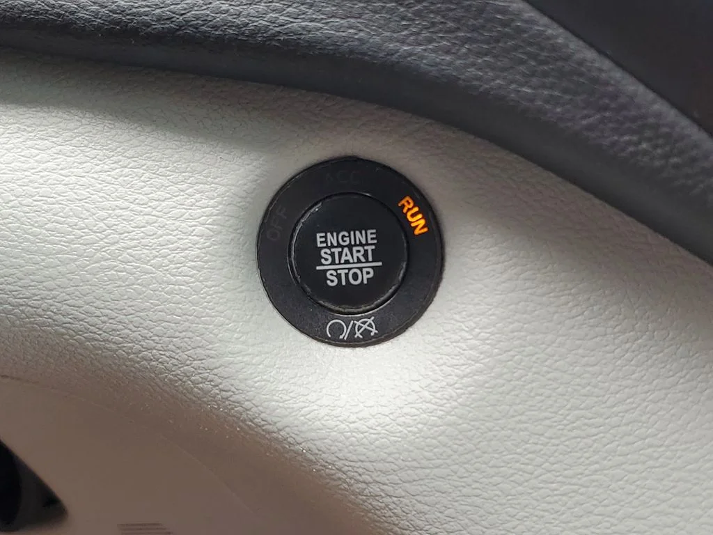Certified Used 2019 White Jeep Limited image 30