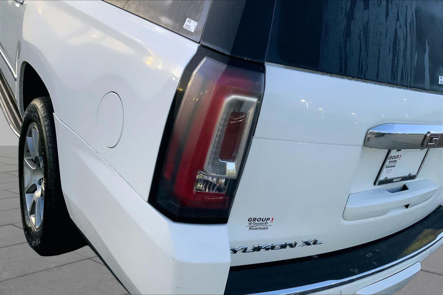 Used 2019 Summit White GMC Denali image 25