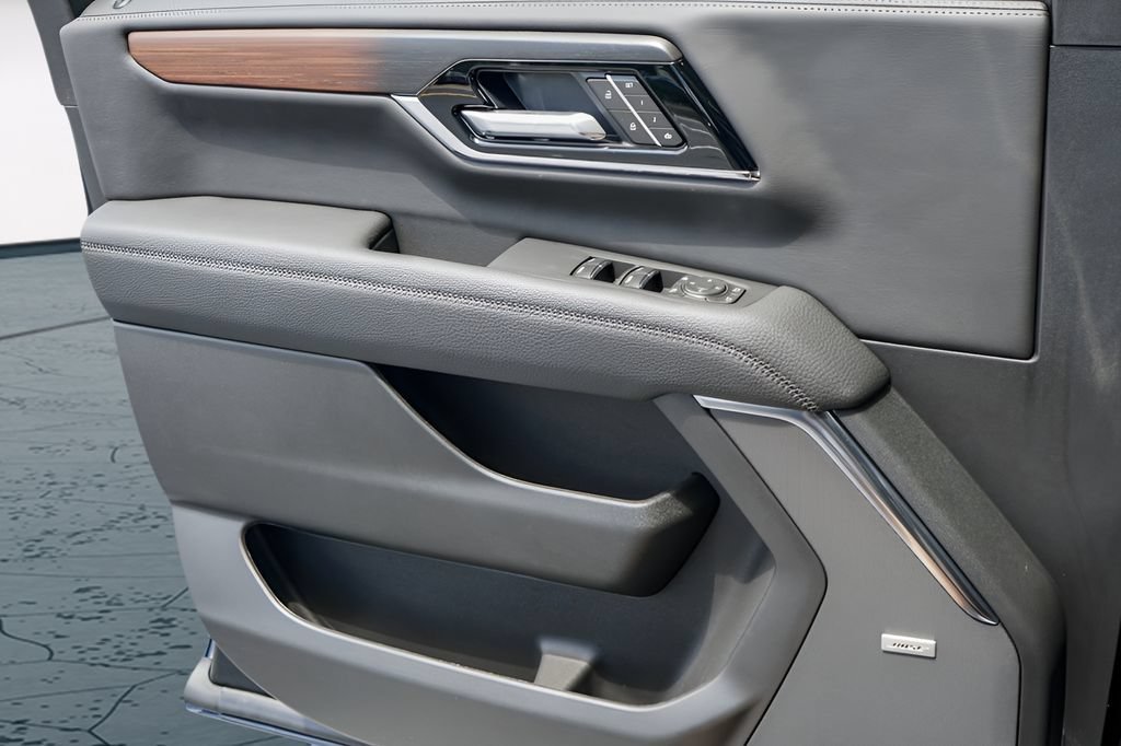 2026 GMC Yukon Denali - Photo 16