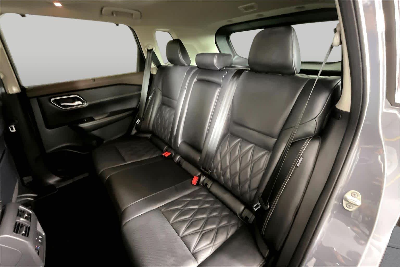 Used 2021 Boulder Gray Pearl/Super Black Nissan Platinum image 18