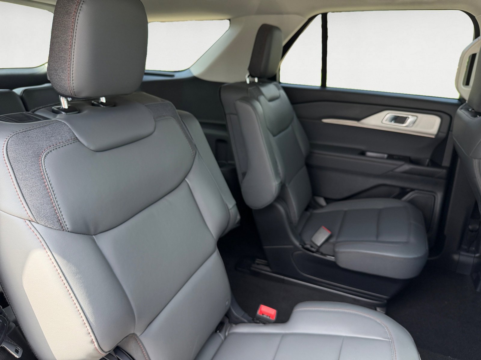 New 2026 Carbonized Gray Metallic Ford Active image 18