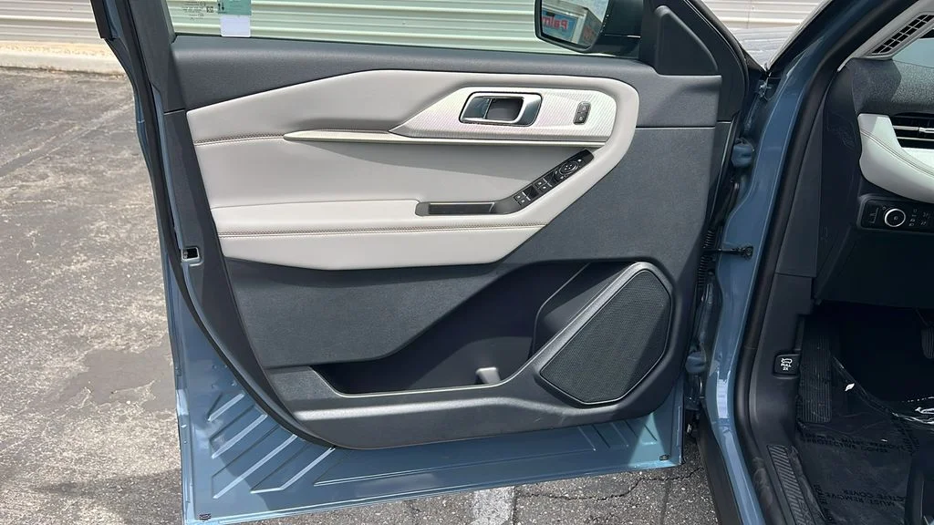 New 2026 Vapor Blue Metallic Ford Active image 14