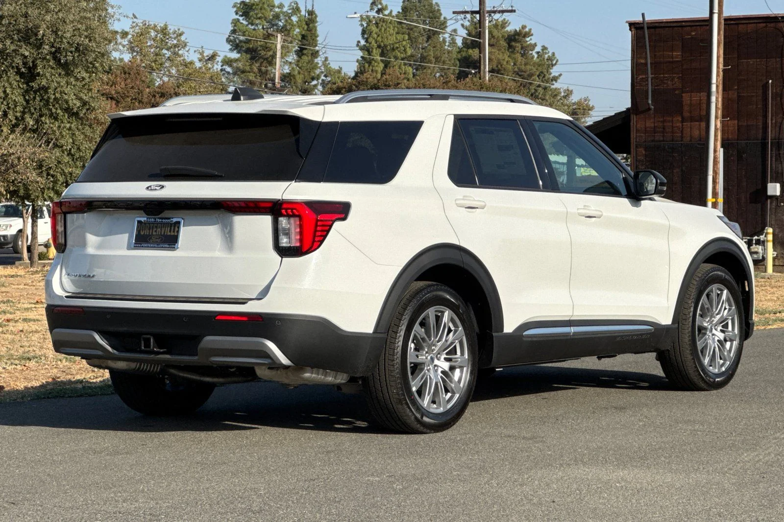 New 2027 Star White Metallic Tri-Coat Ford Platinum™ image 4