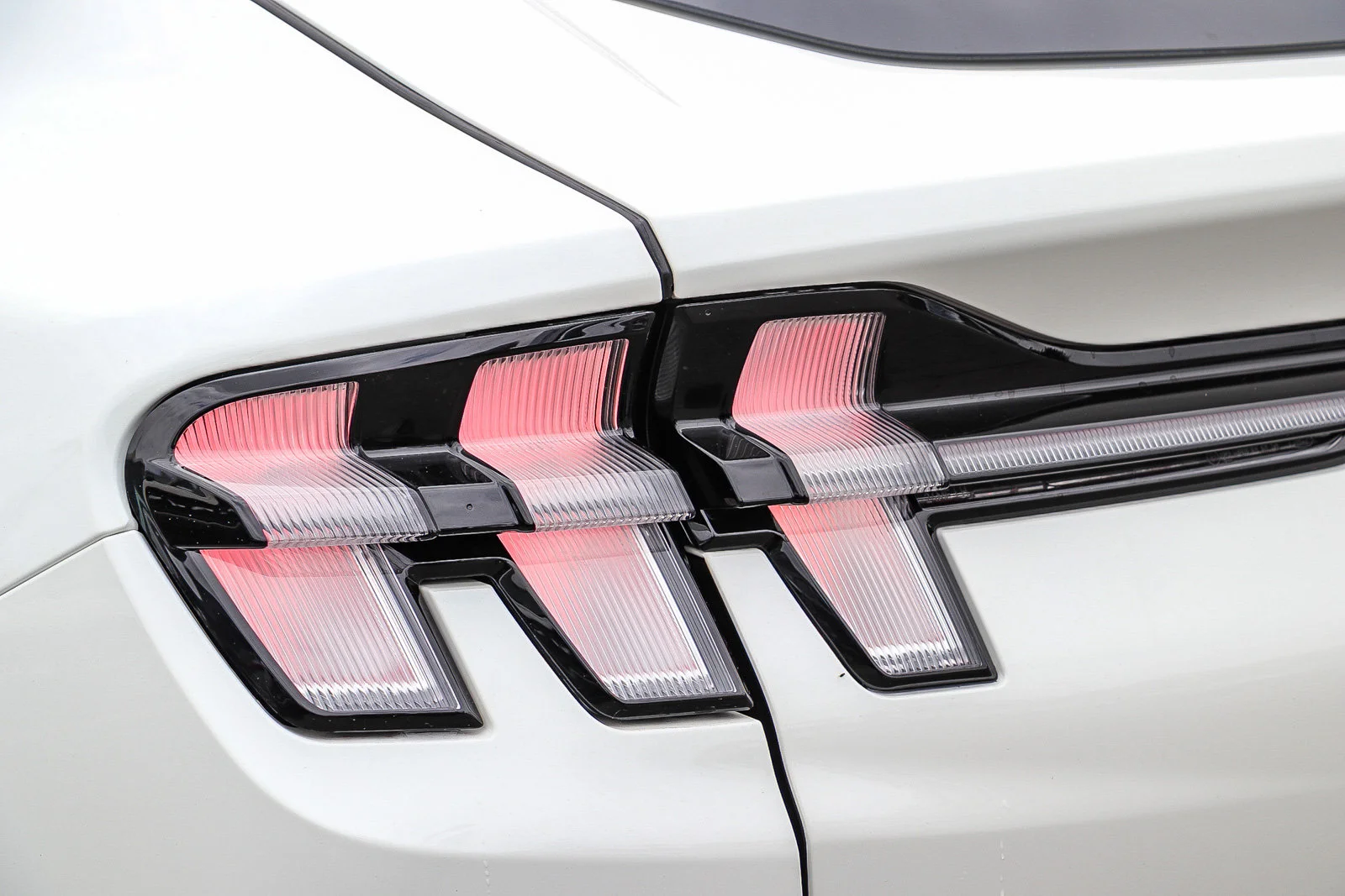 New 2026 Star White Metallic Tri-coat Ford Select image 9