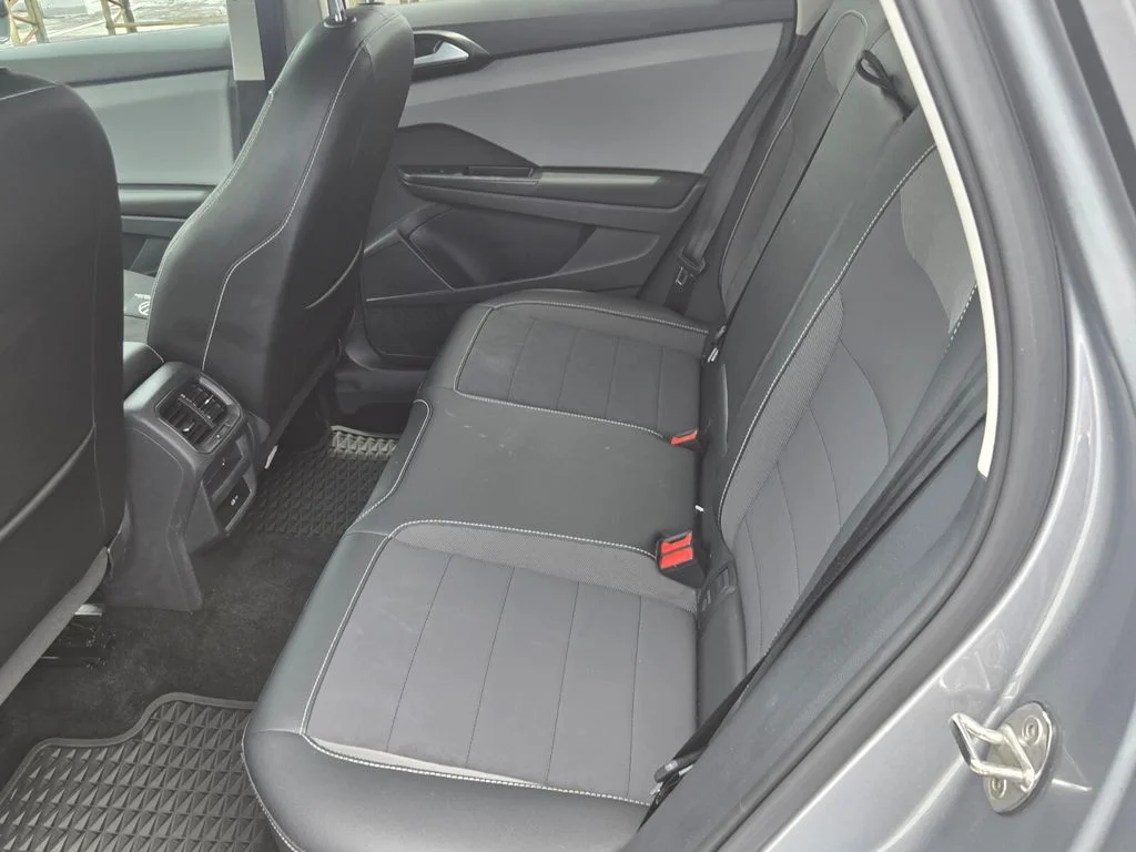 Certified Used 2023 Silver Volkswagen 1.5T SE image 6