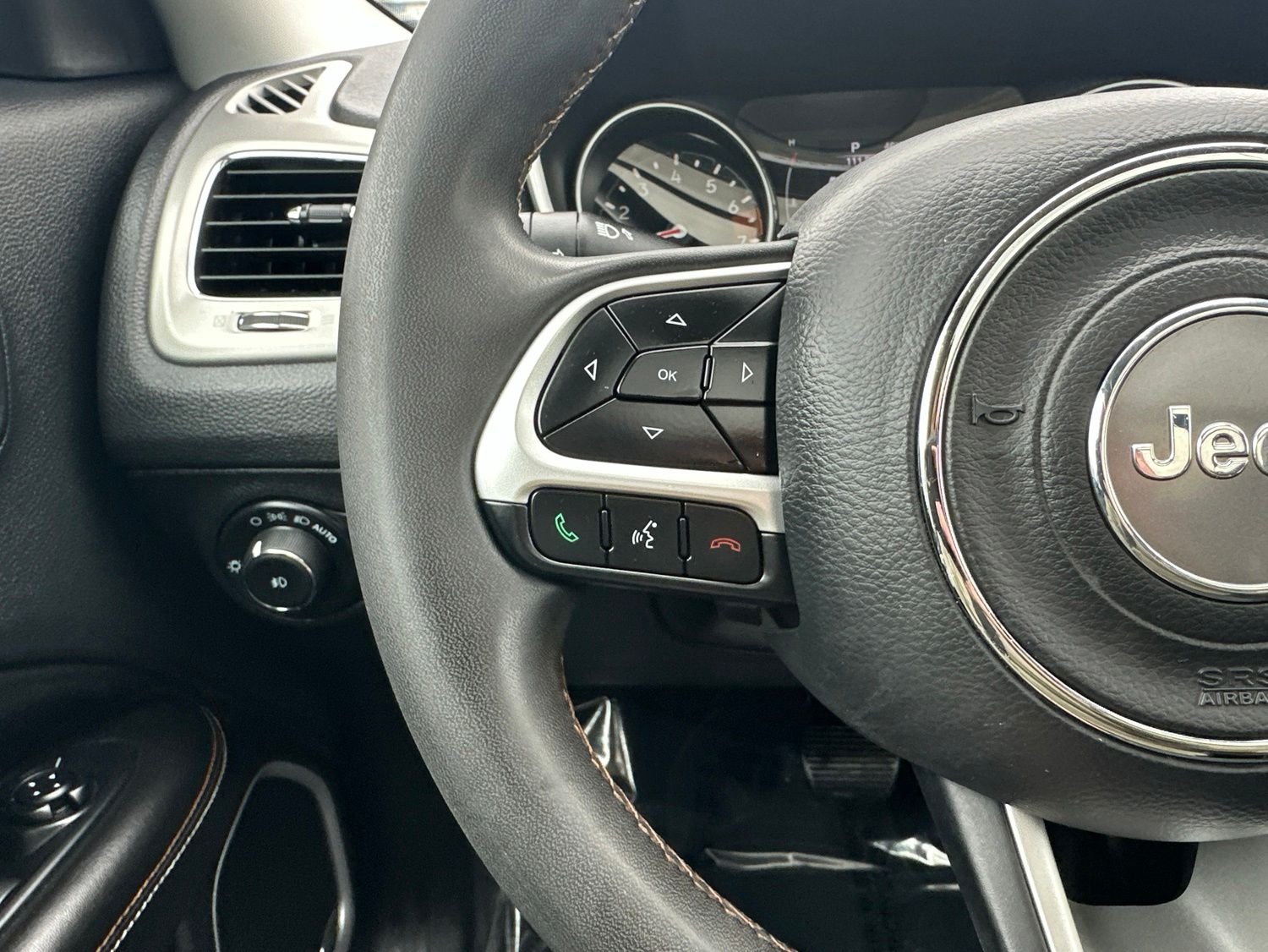 Used 2021 Blue Jeep Latitude image 42