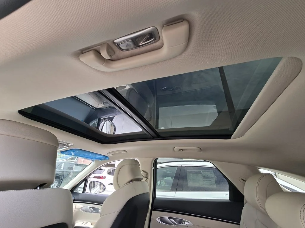 New 2027 White Genesis 2.5T Select image 10