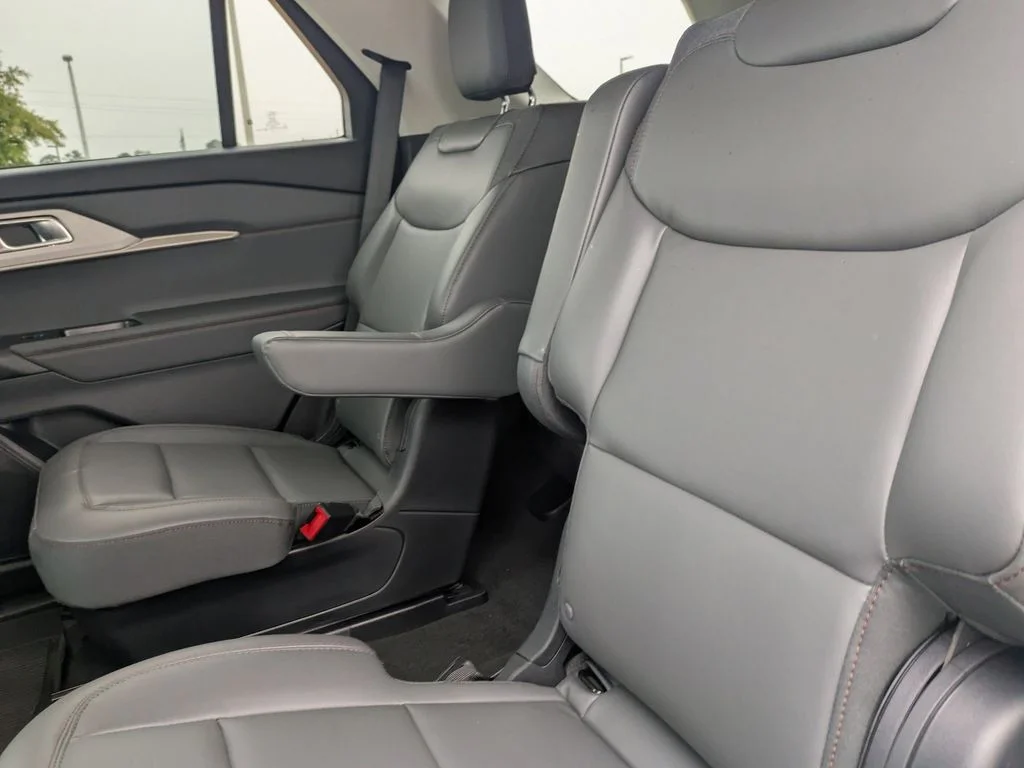 New 2026 Star White Metallic Tri-Coat Ford Active image 14