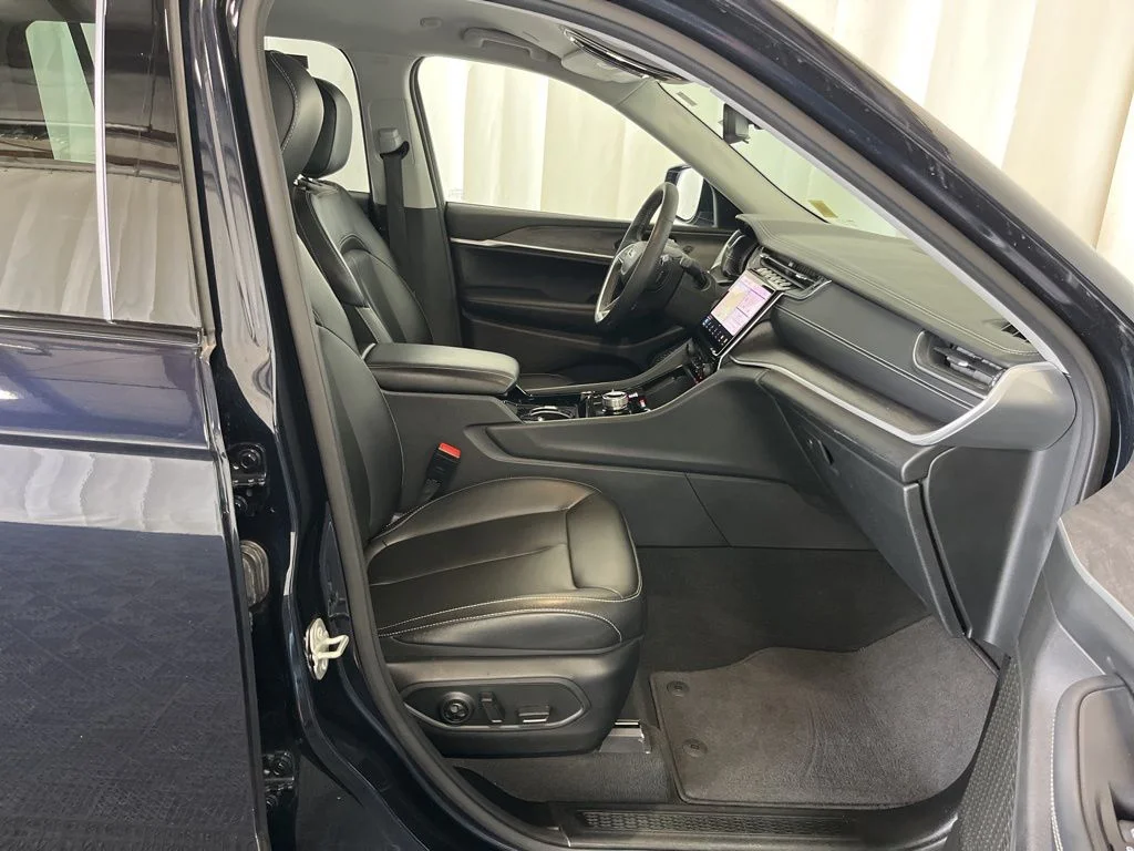 Used 2023 Black Jeep Limited image 21