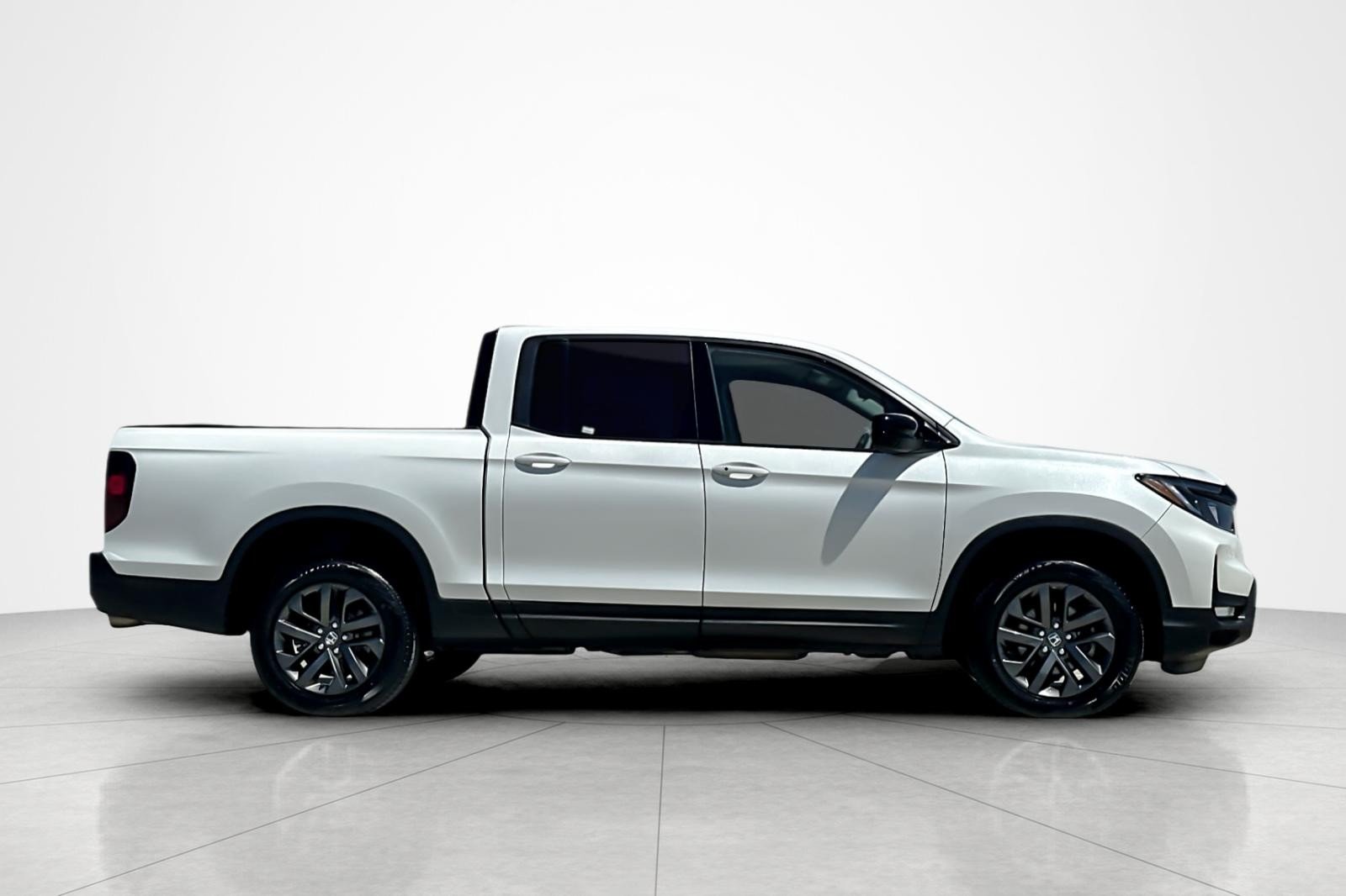 Used 2021 Platinum White Pearl Honda Sport image 6