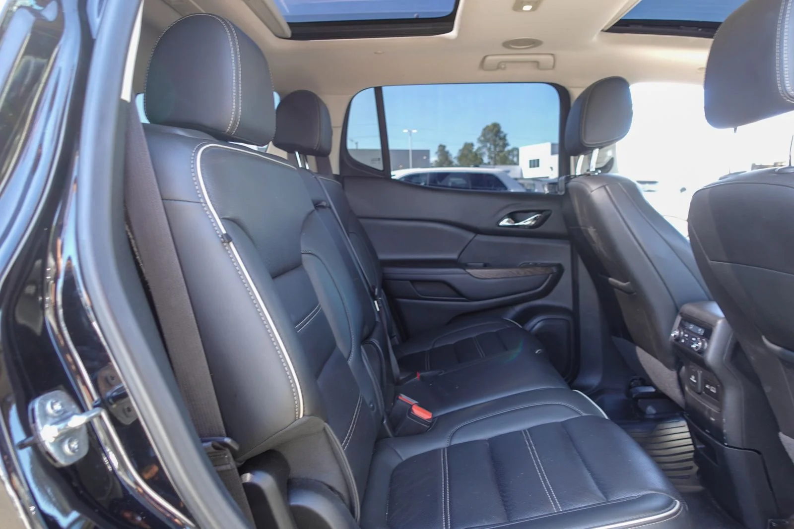Used 2021 Ebony Twilight Metallic GMC Denali image 14