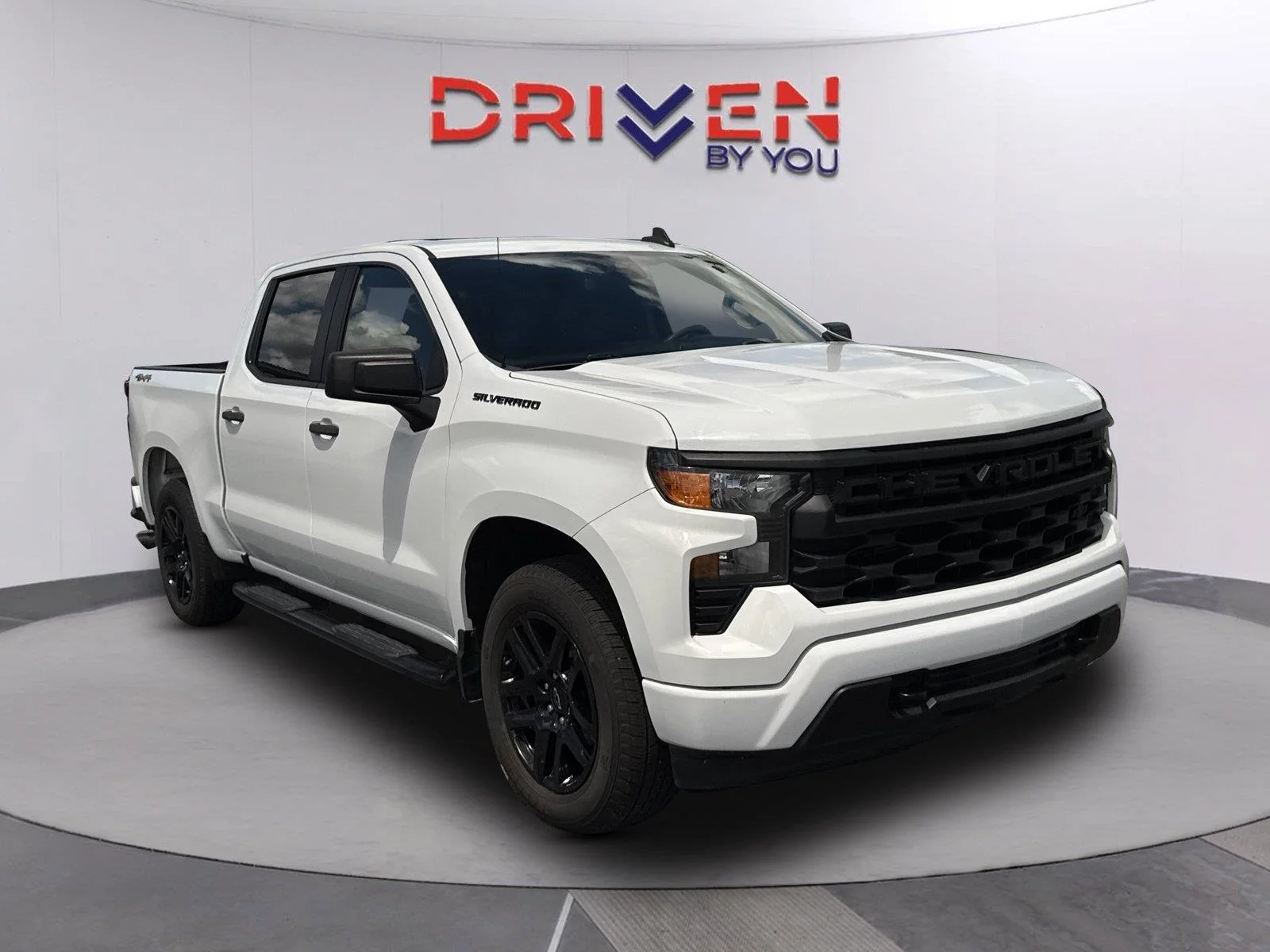 Used 2022 Summit White Chevrolet Custom image 1