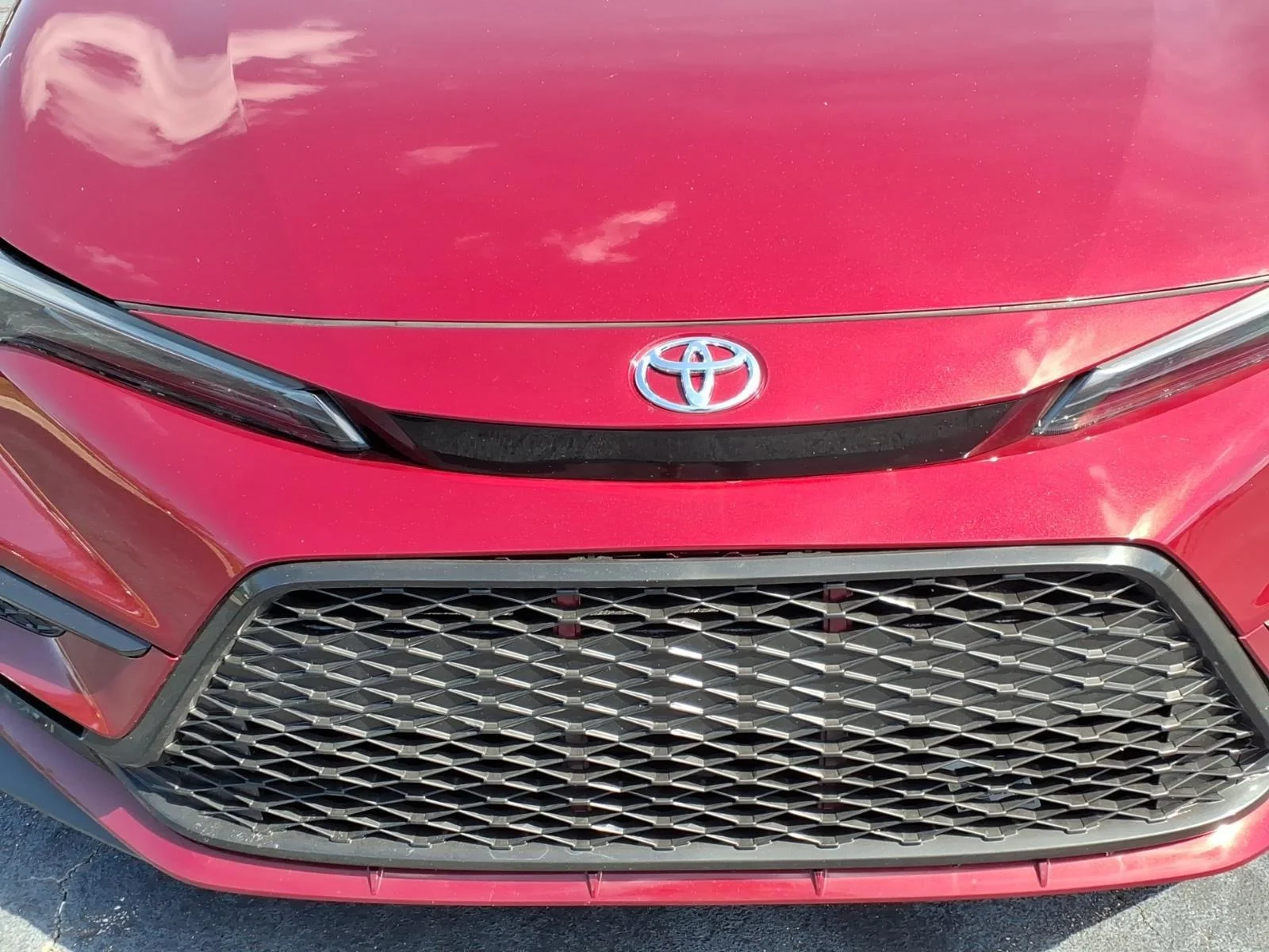 Used 2024 Ruby Flare Pearl Toyota SE image 12
