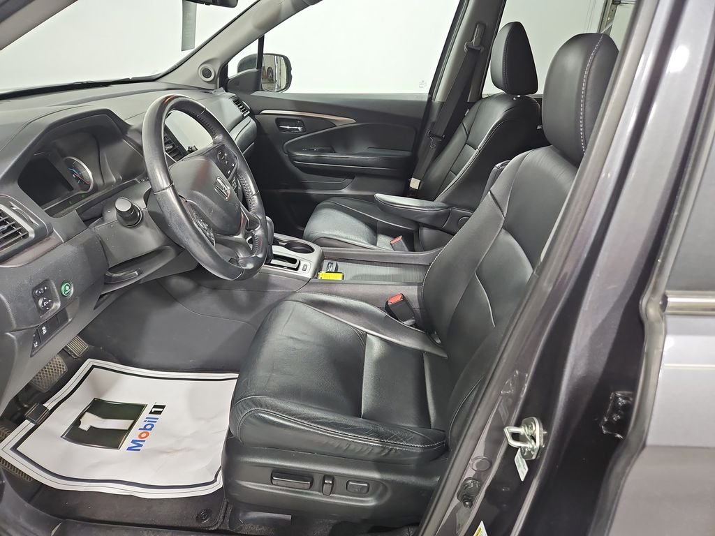 Used 2019  Honda EX-L image 9