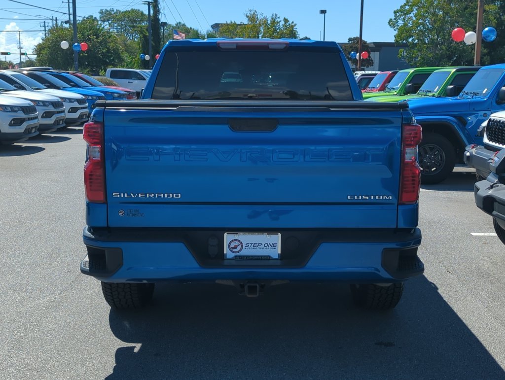 Used 2022 Blue Chevrolet Custom image 5