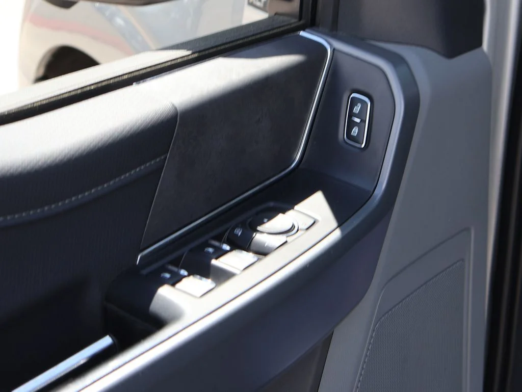 Used 2024 Silver Ford XLT image 23