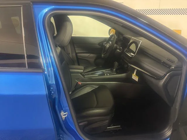 New 2026 Hydro Blue Pearl-Coat Exterior Paint Jeep Limited image 22
