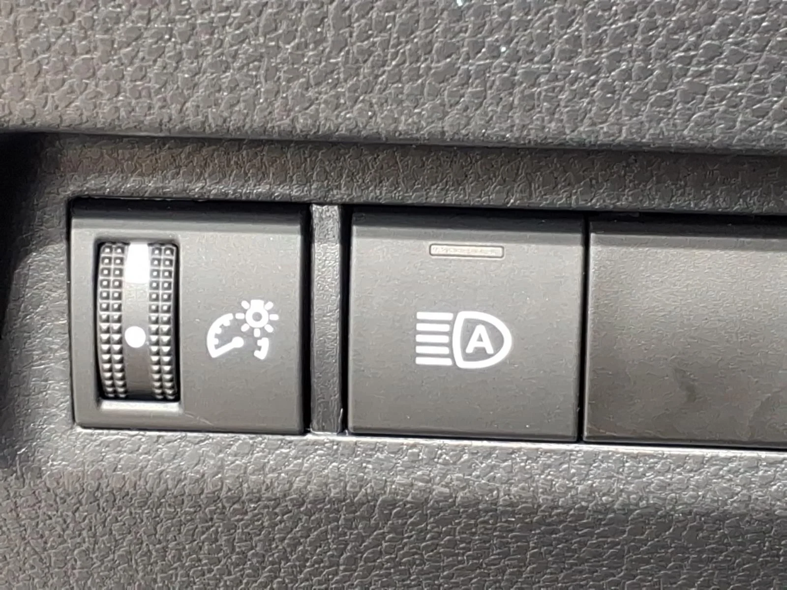 Used 2022 Magnetic Gray Metallic Toyota LE image 19