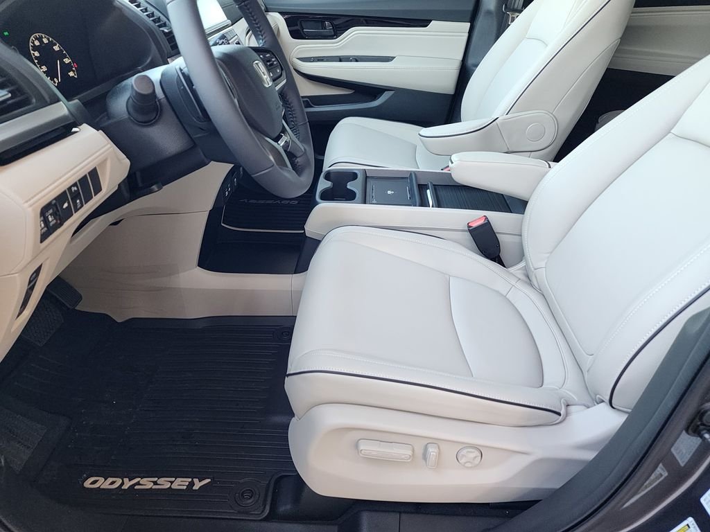 2026 Honda Odyssey Touring - Photo 27