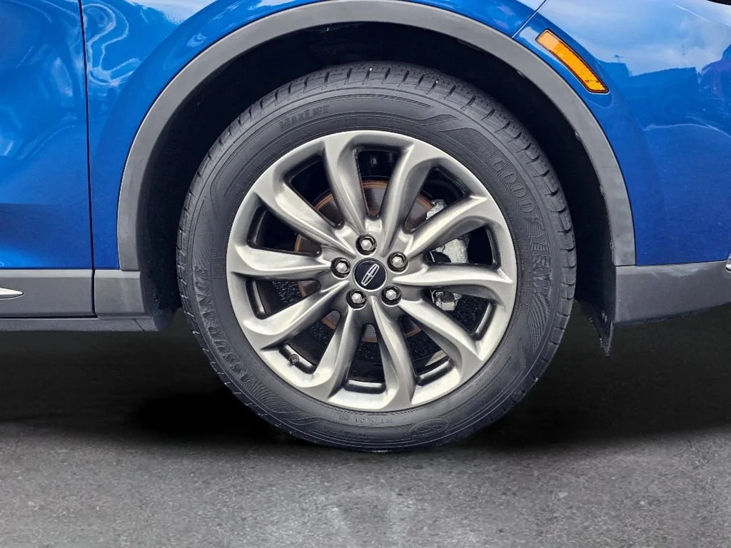 Used 2021 Artisan Blue Lincoln Standard image 6