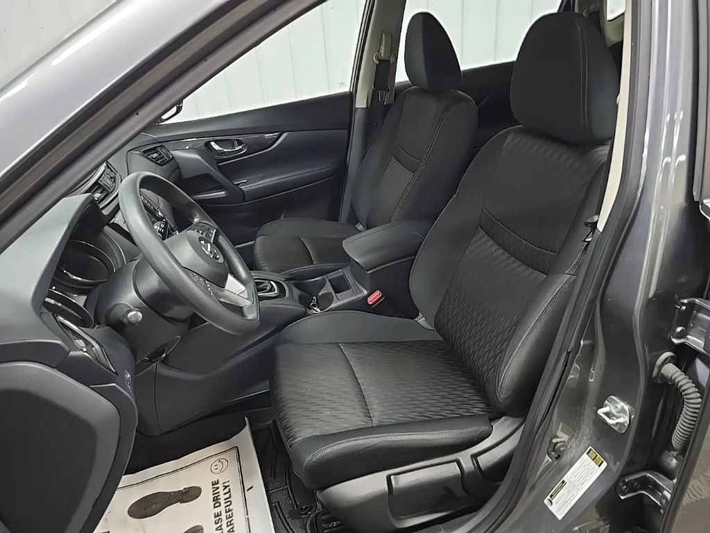 Used 2018 Gray Nissan S image 29