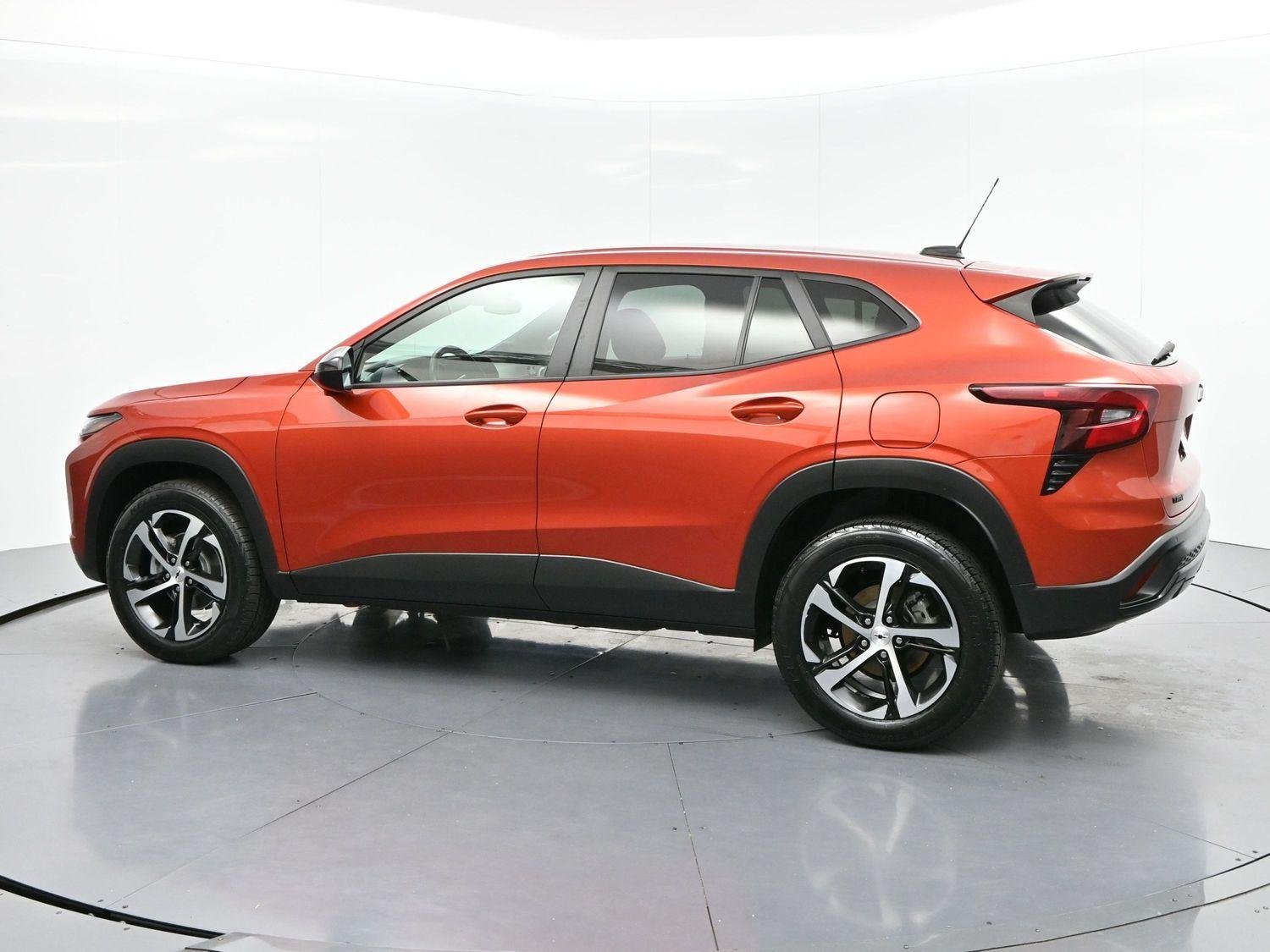 Used 2024 Cayenne Orange Metallic Chevrolet 1RS image 5