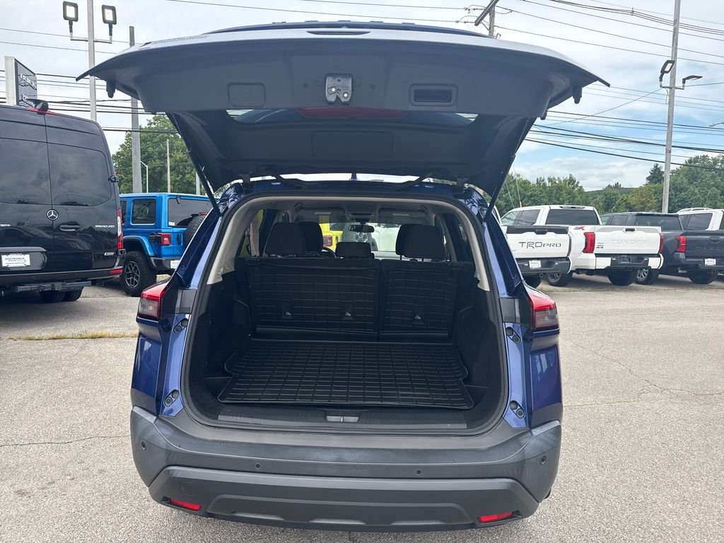 Used 2021 Blue Nissan S image 9