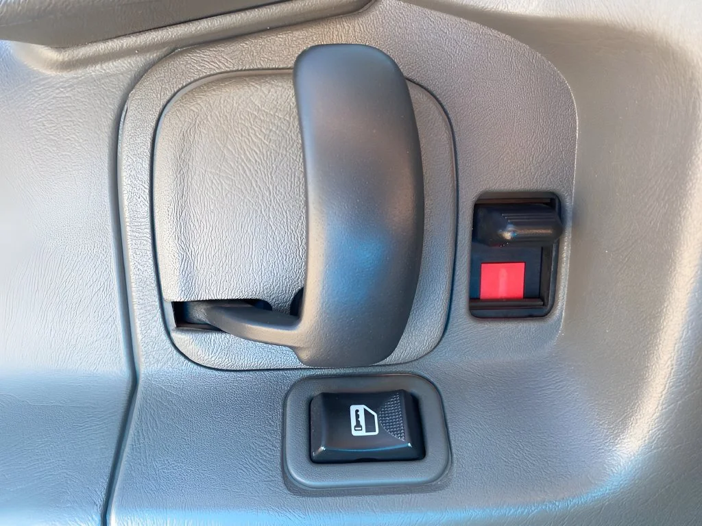Used 2014 SUMMIT WHITE Chevrolet  image 10