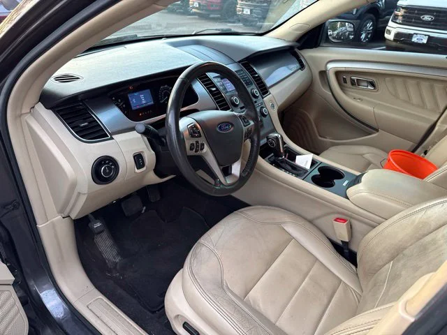 Used 2018 Magnetic Metallic Ford SEL image 9