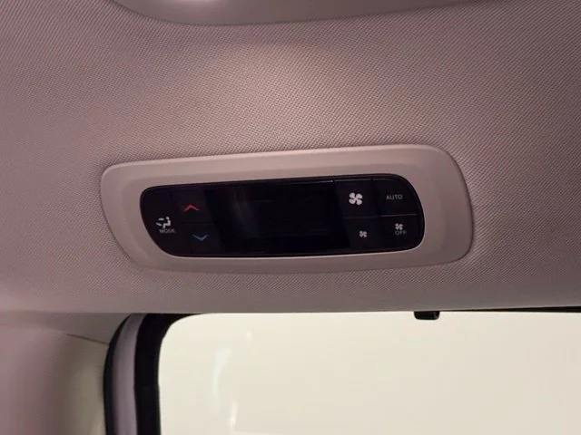 Used 2024 White Chrysler Touring L image 31