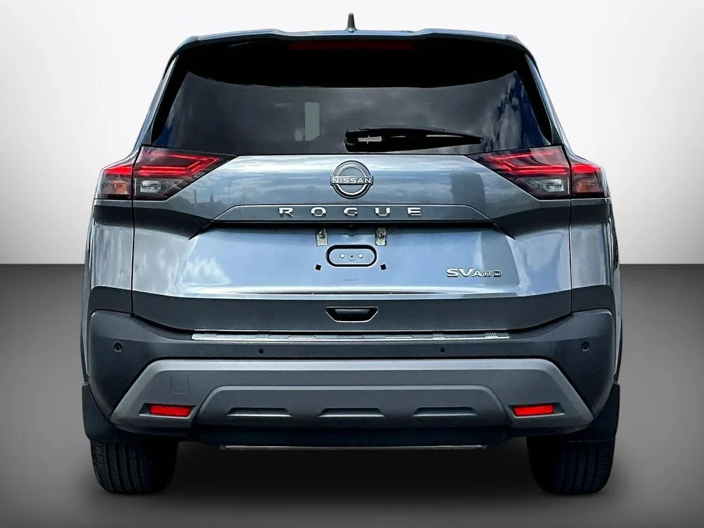 Used 2023 Gun Metallic Nissan SV image 5