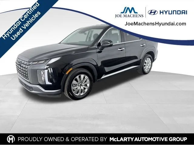 Used 2025 Black Hyundai SE image 4